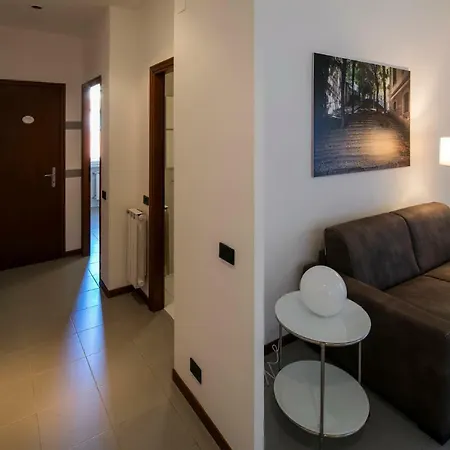 Casa Cernaia-near Station-wifi Free Apartment